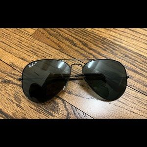Black Ray-Ban Aviators Polarized